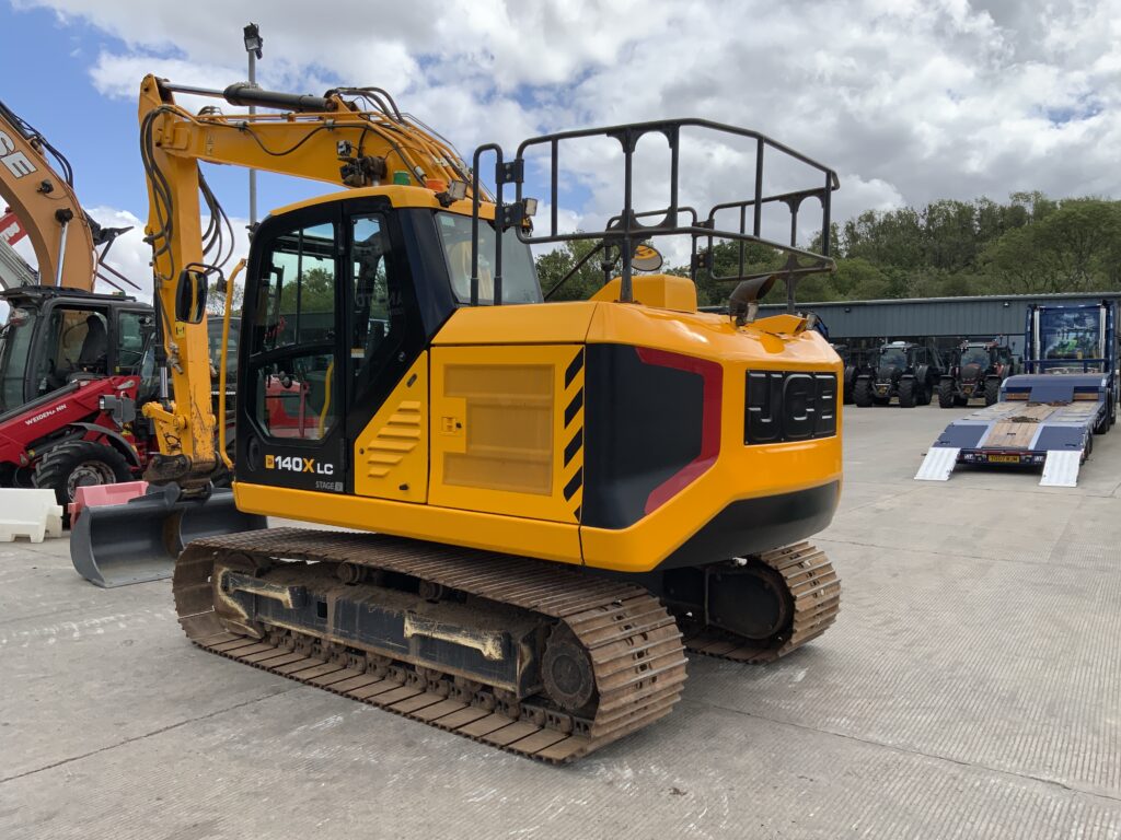 JCB 140X LC Digger (ST26378)