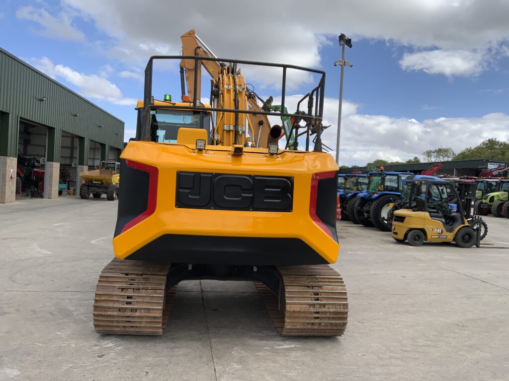 JCB 140X LC Digger (ST26378)