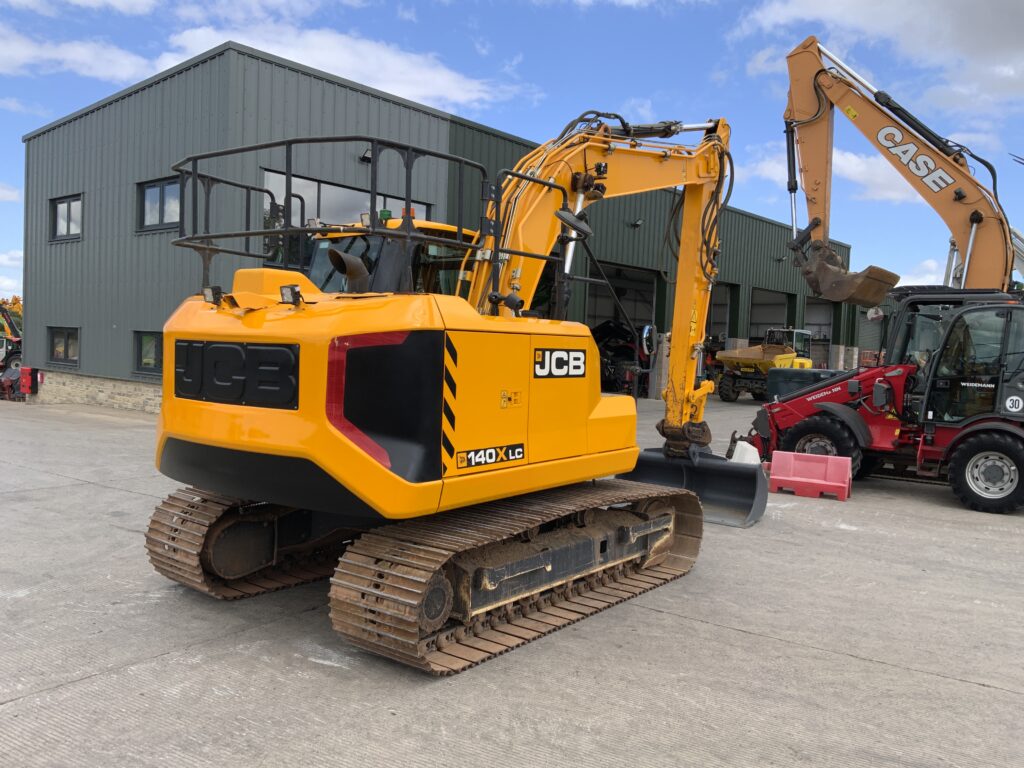 JCB 140X LC Digger (ST26378)