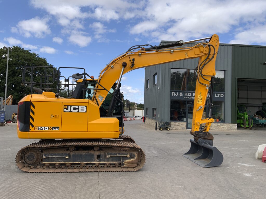 JCB 140X LC Digger (ST26378)