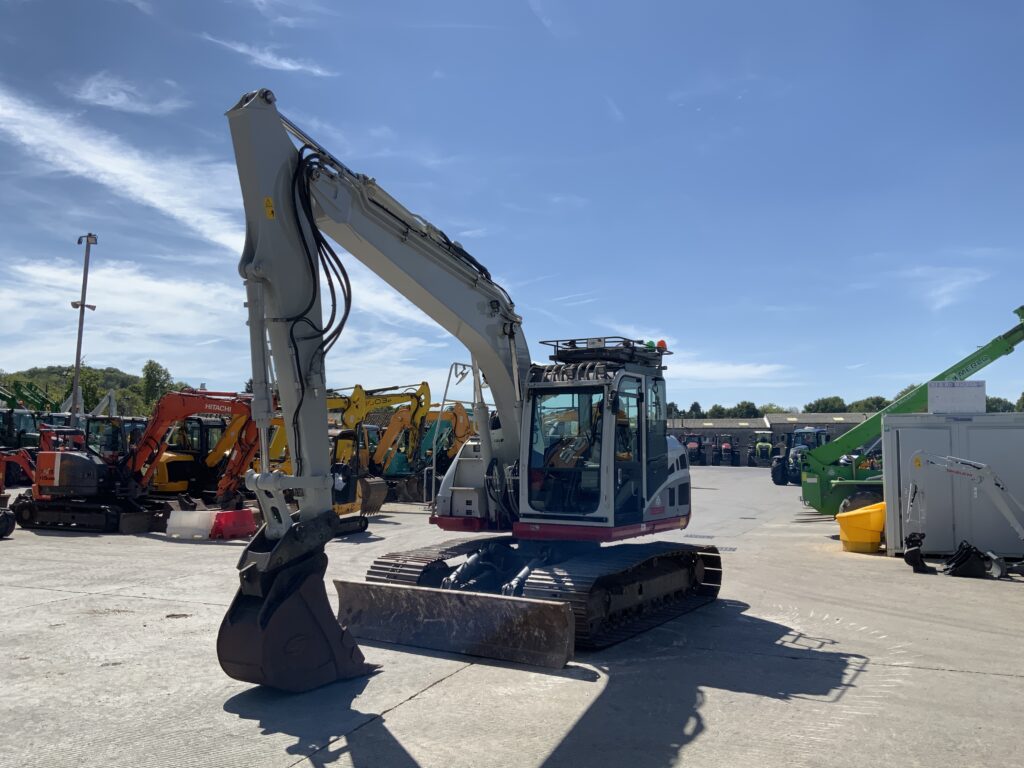 Takeuchi TB2150R Digger (ST27381)