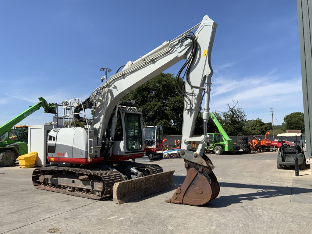 Takeuchi TB2150R Digger (ST27381)