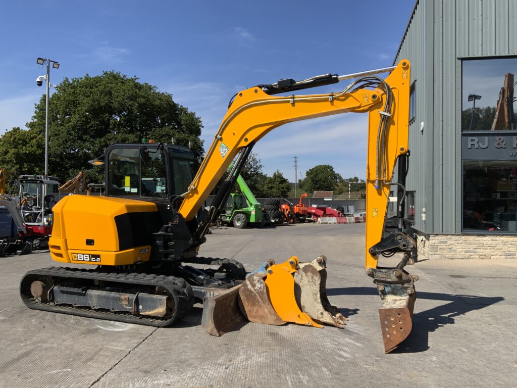 JCB 86C-2 Digger (ST26178)