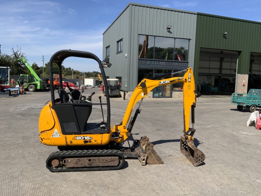 JCB 8018 CTS Digger (ST27380)