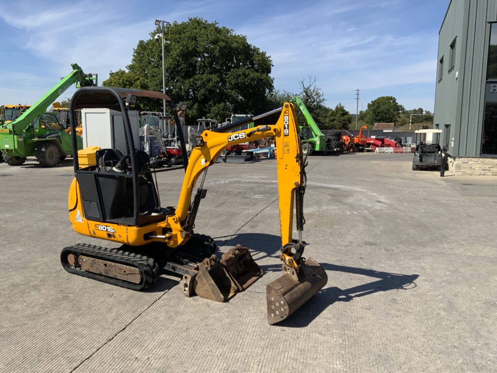 JCB 8018 CTS Digger (ST27380)