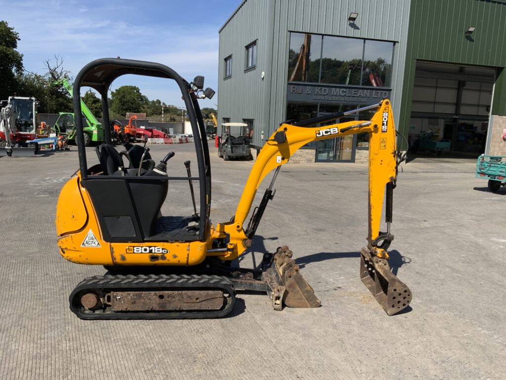 JCB 8018 CTS Digger (ST27380)