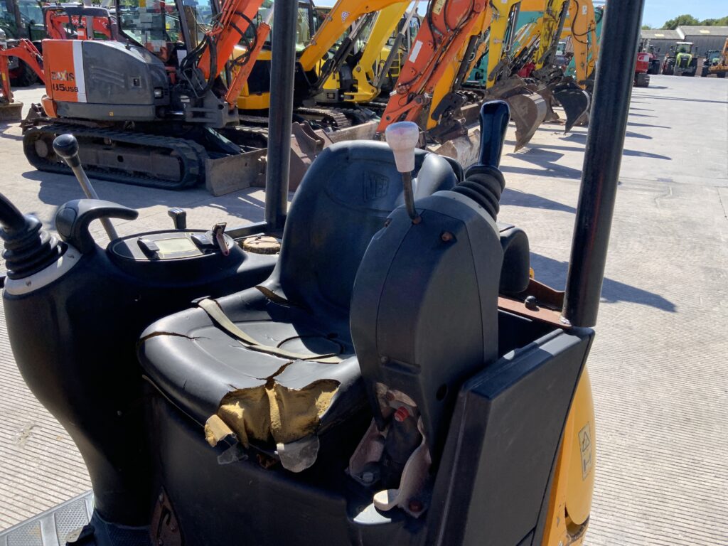 JCB 8018 CTS Digger (ST27380)