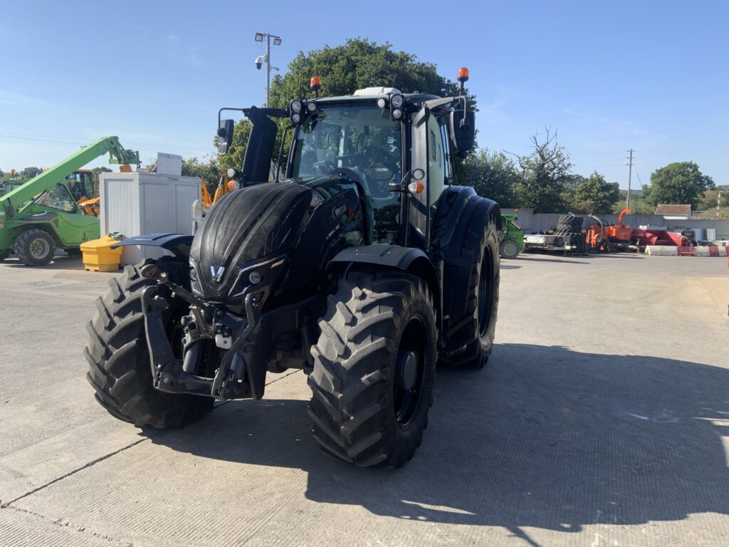 Valtra T194 Versu Unlimited Tractor (ST26337)