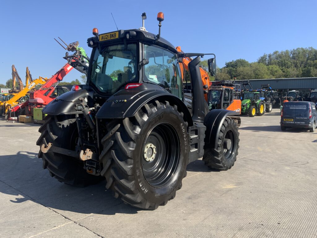 Valtra T194 Versu Unlimited Tractor (ST26337)