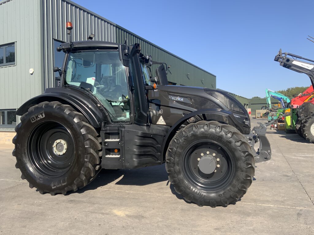 Valtra T194 Versu Unlimited Tractor (ST26337)