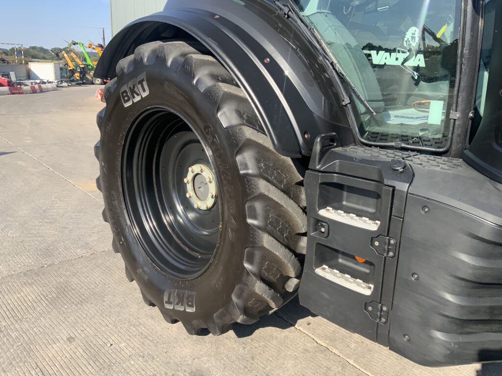 Valtra T194 Versu Unlimited Tractor (ST26337)