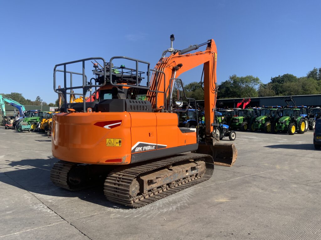 Doosan DX140 LC-7 Digger (ST27283)