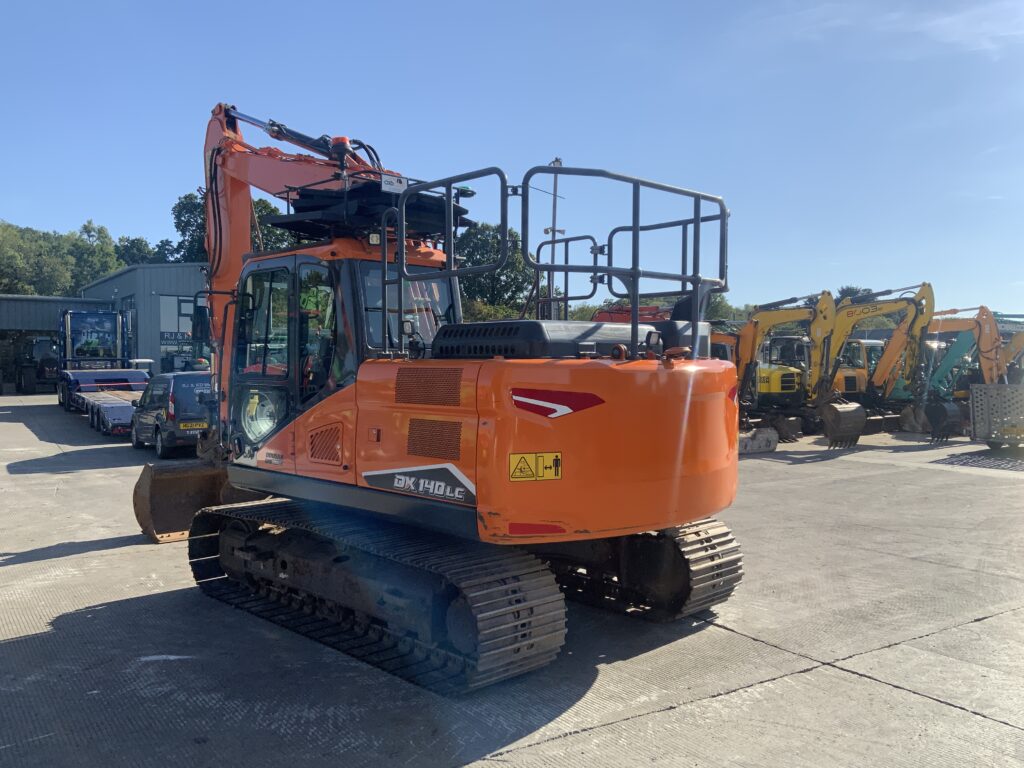 Doosan DX140 LC-7 Digger (ST27283)