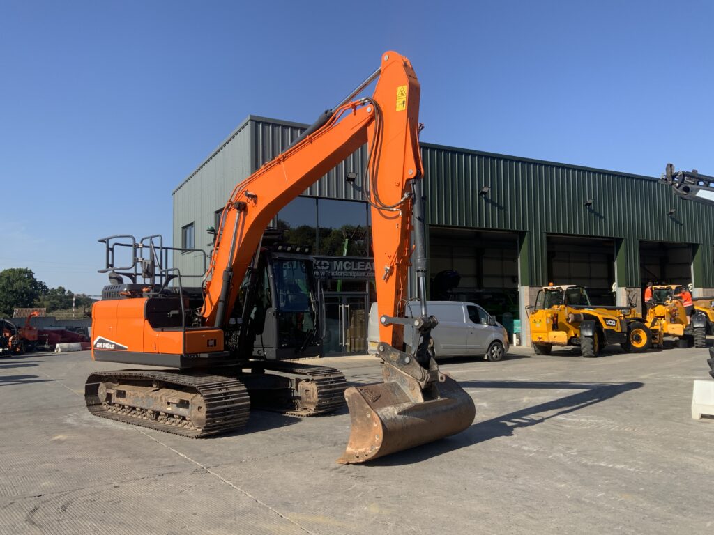 Doosan DX140 LC-7 Digger (ST27283)