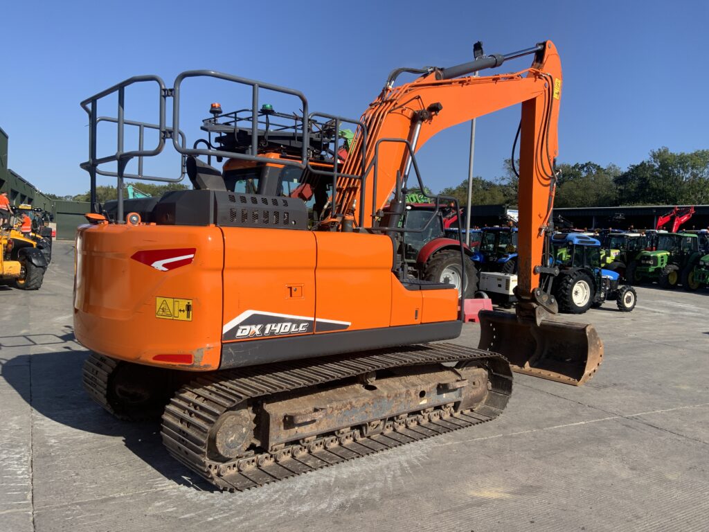 Doosan DX140 LC-7 Digger (ST27283)