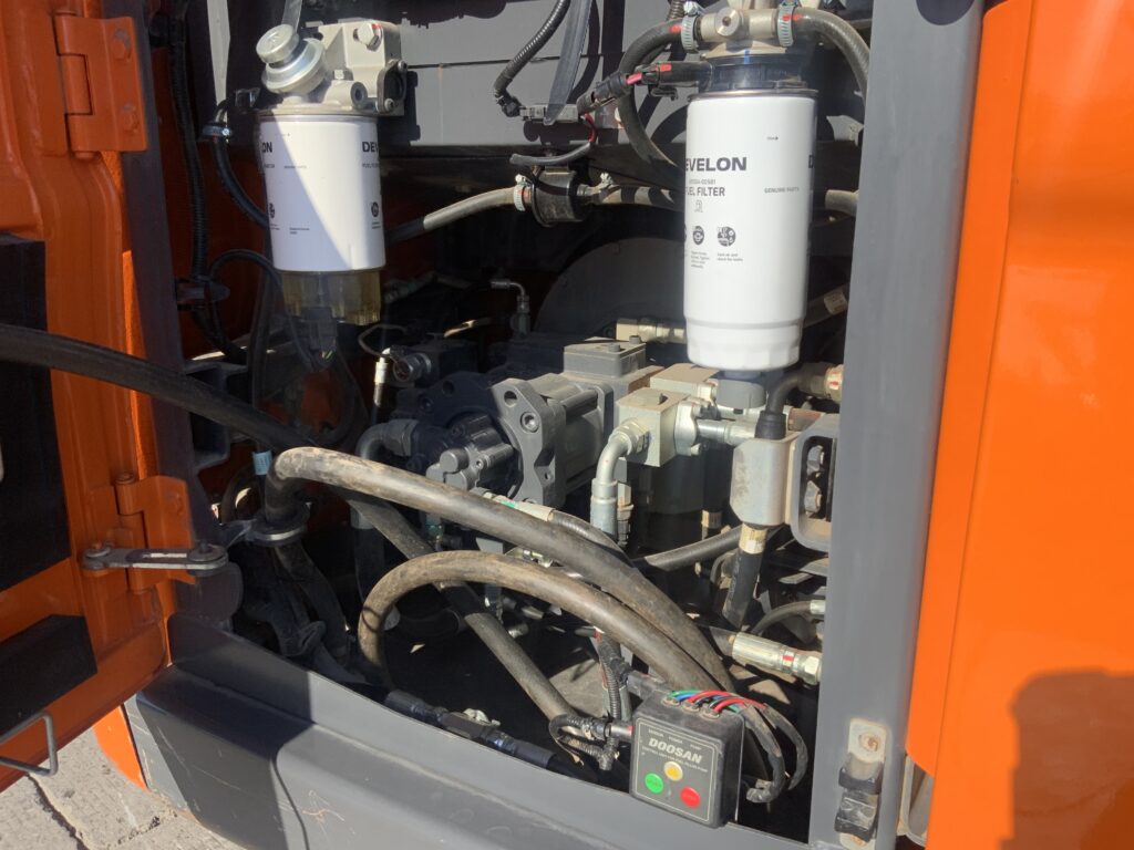 Doosan DX140 LC-7 Digger (ST27283)