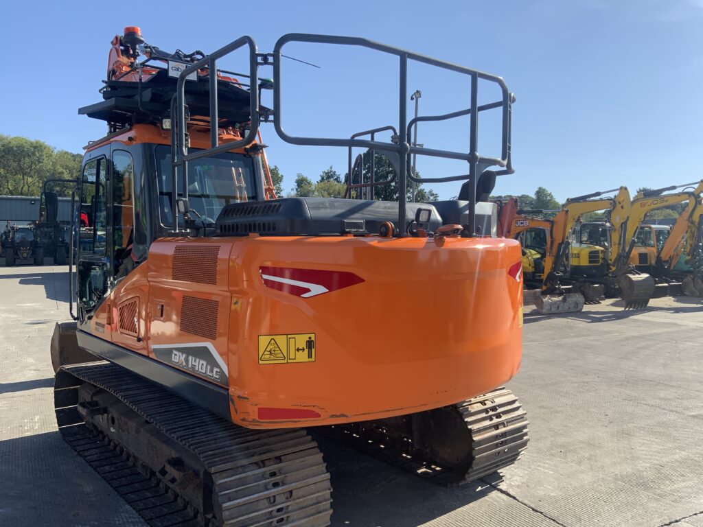 Doosan DX140 LC-7 Digger (ST27283)