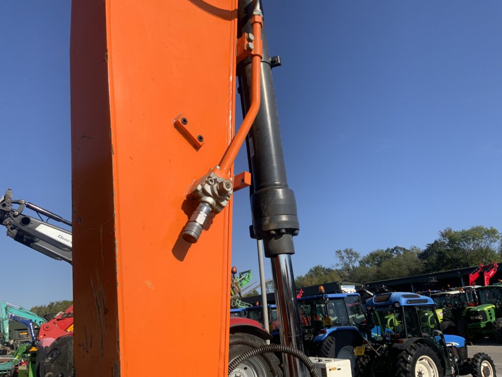 Doosan DX140 LC-7 Digger (ST27283)