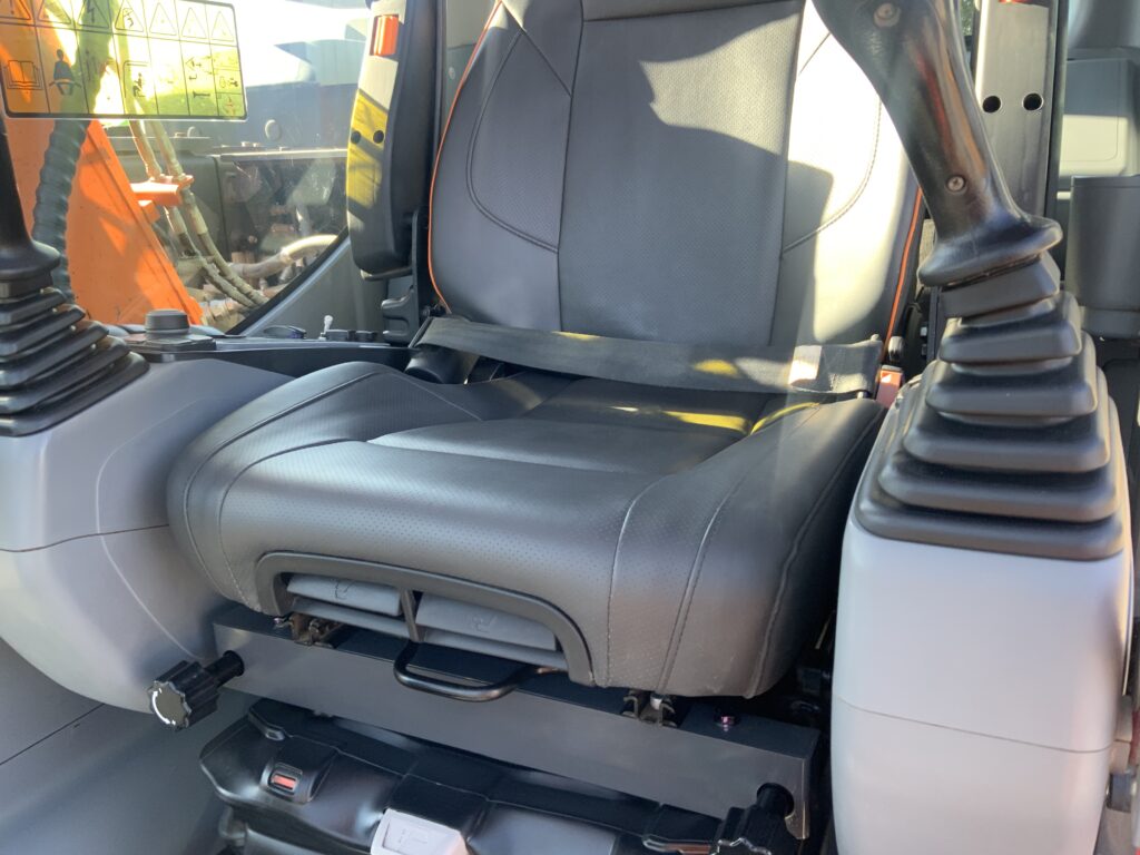 Doosan DX140 LC-7 Digger (ST27283)