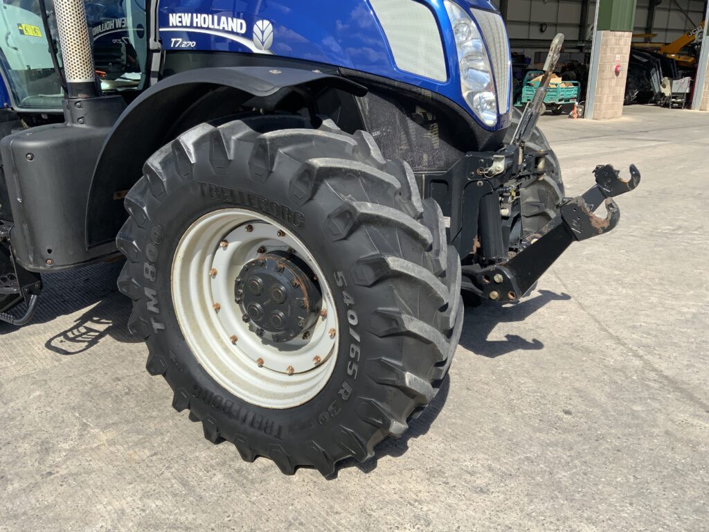New Holland T7.270 Blue Power Tractor (ST27180)
