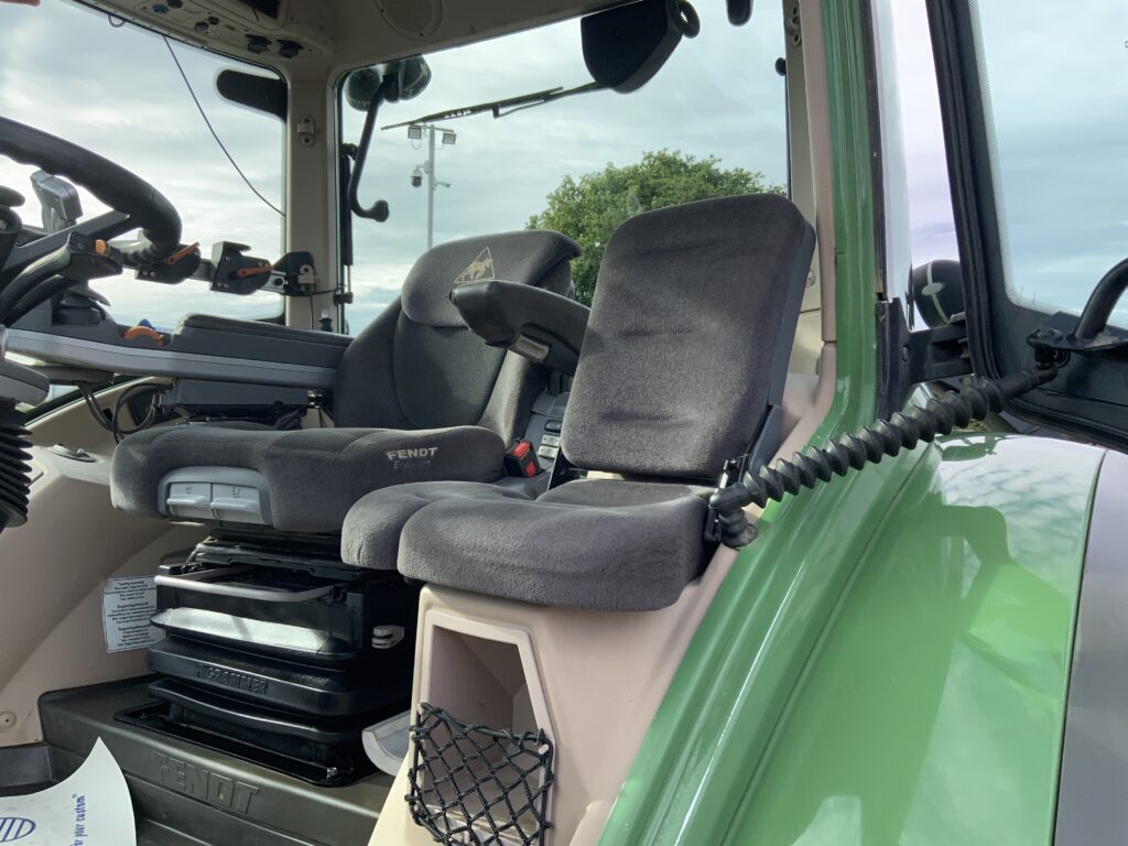 Fendt 516 Profi Plus Tractor (ST27235)