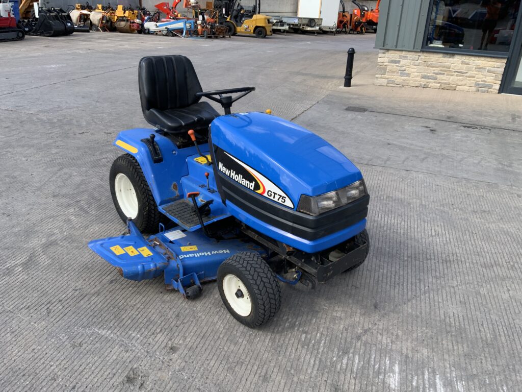 New Holland GT75 Ride on Mower (ST23610)