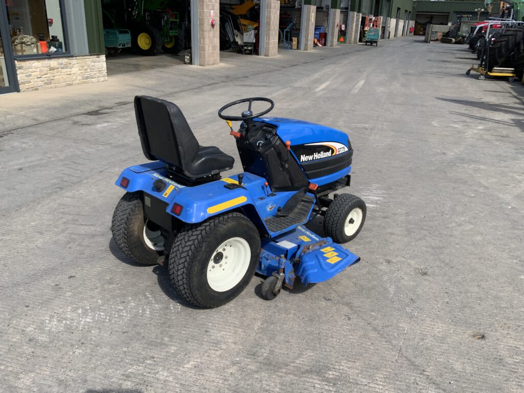 New Holland GT75 Ride on Mower (ST23610)