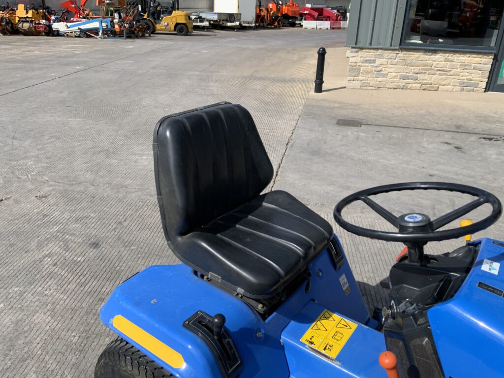 New Holland GT75 Ride on Mower (ST23610)