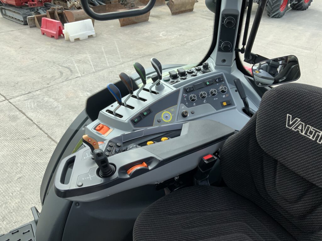 Valtra N175 Active Twin Track Reverse Drive Tractor(ST27469)