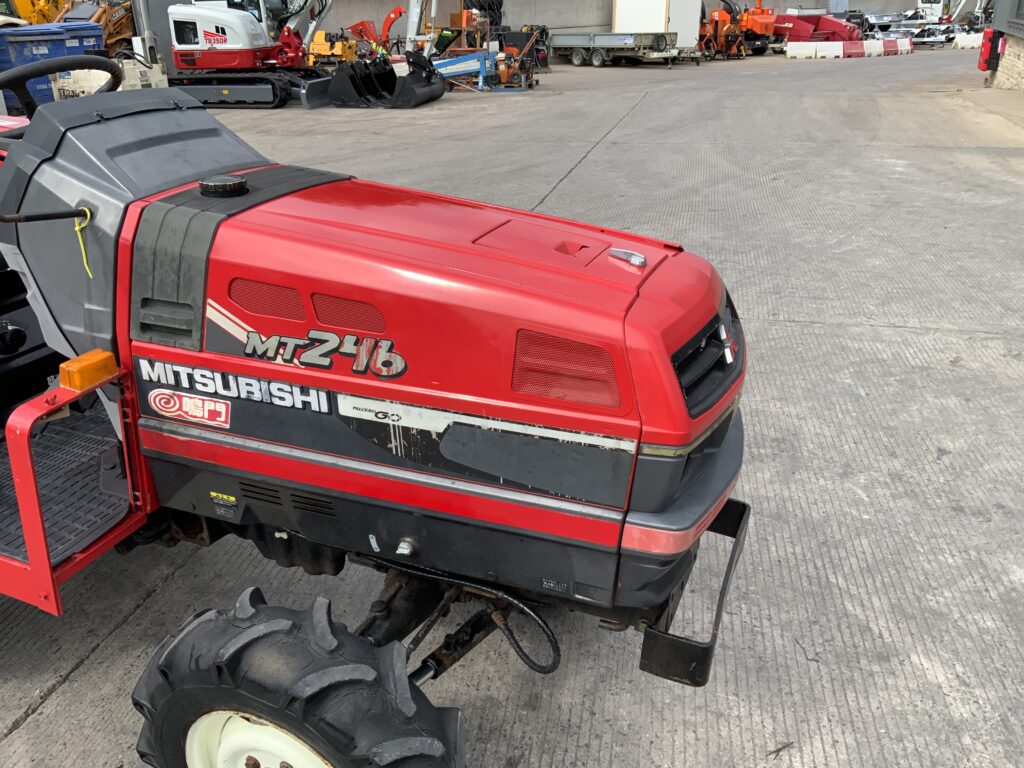 Mitsubishi MT246 Compact Tractor (ST27290)
