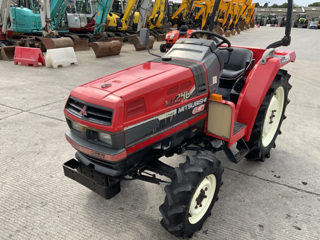 Mitsubishi MT246 Compact Tractor (ST27290)