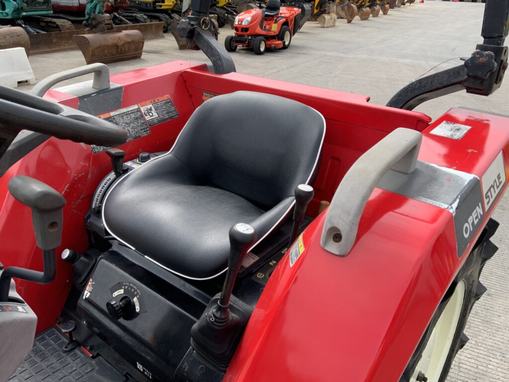 Mitsubishi MT246 Compact Tractor (ST27290)