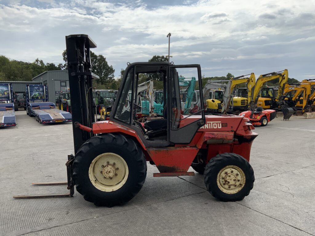 Manitou M426 CP Rough Terrain ForkLift (ST27220)