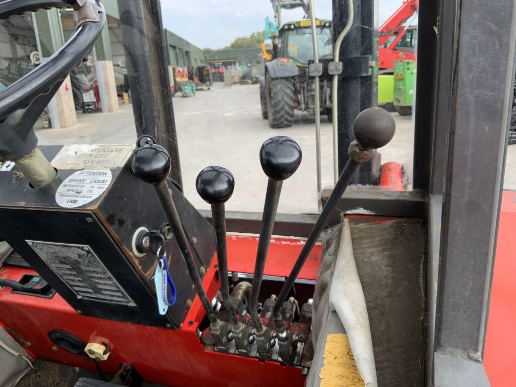 Manitou M426 CP Rough Terrain ForkLift (ST27220)