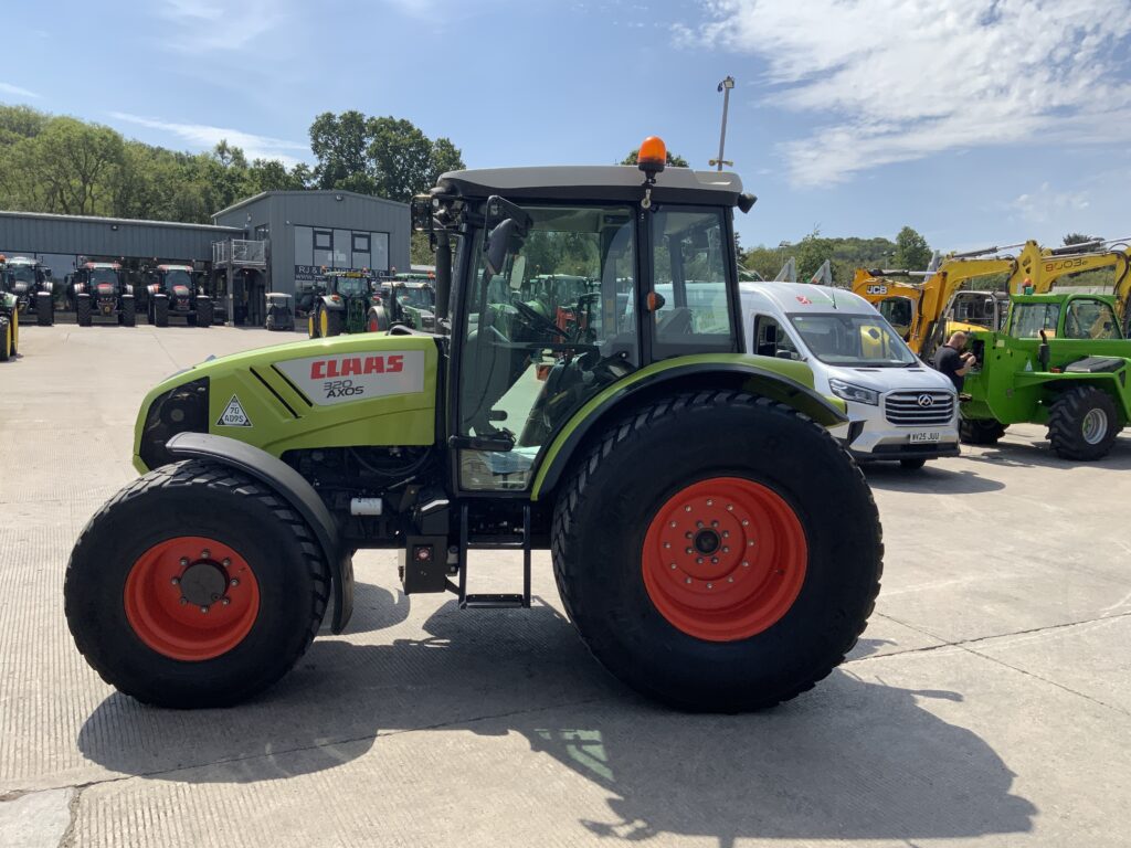 Claas 320 Axos Tractor (ST27314)