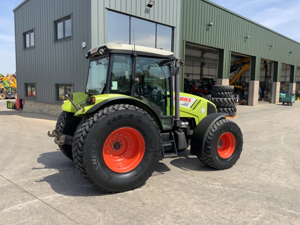 Claas 320 Axos Tractor (ST27314)