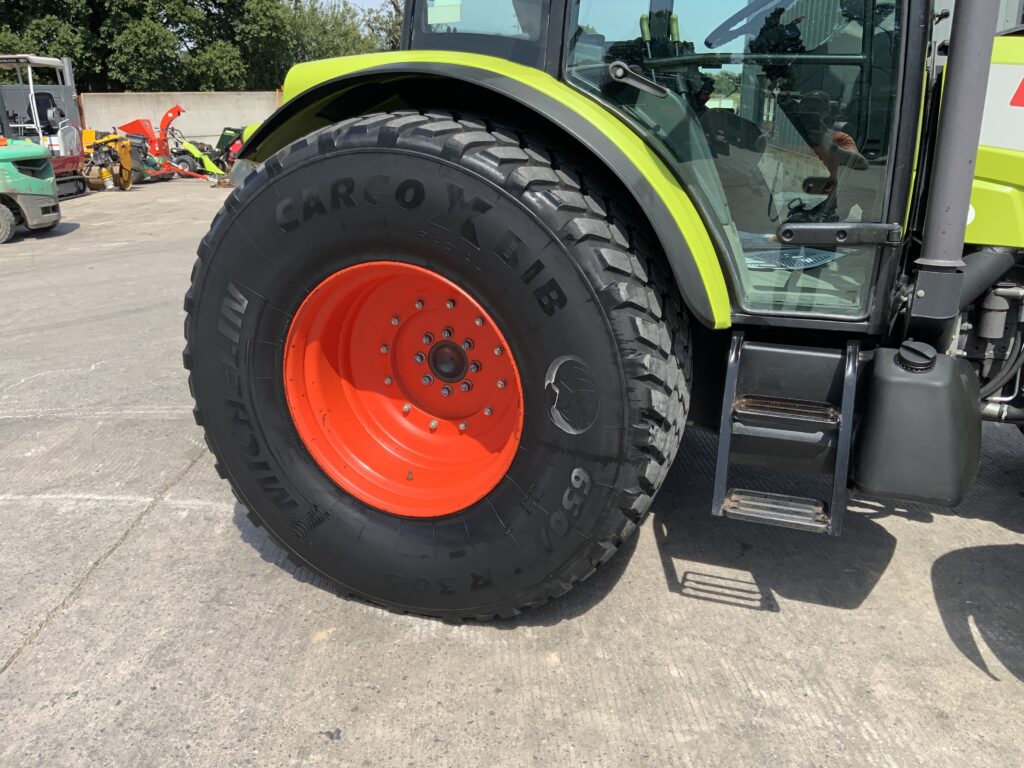 Claas 320 Axos Tractor (ST27314)