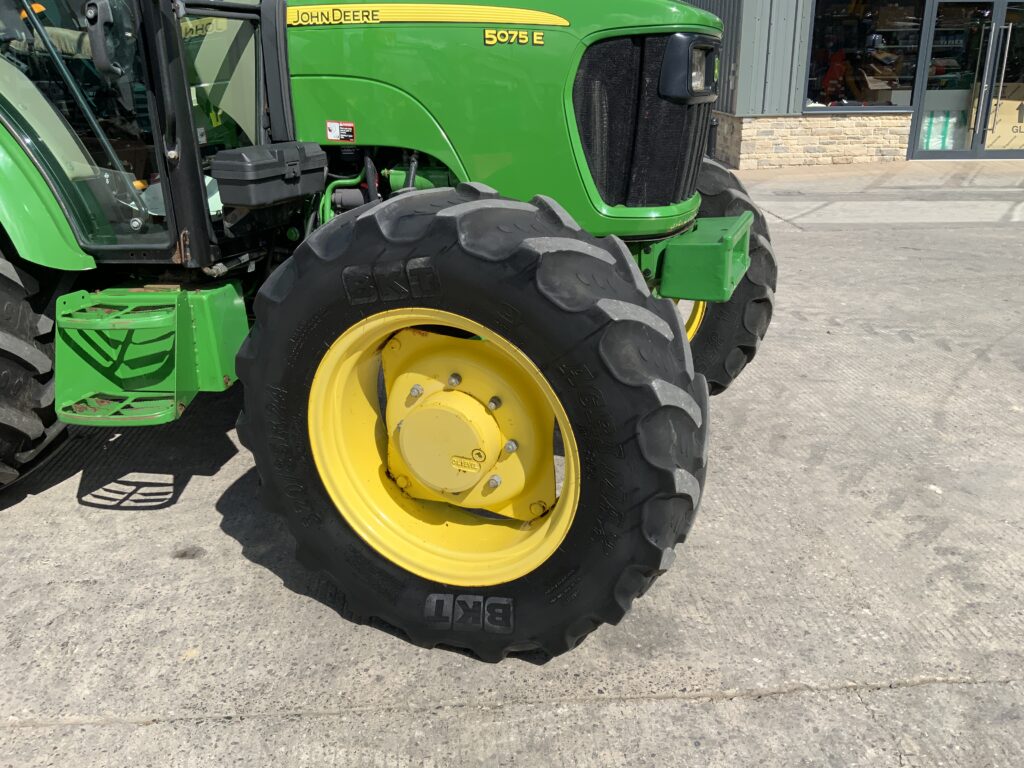 John Deere 5075E Tractor (ST27480)