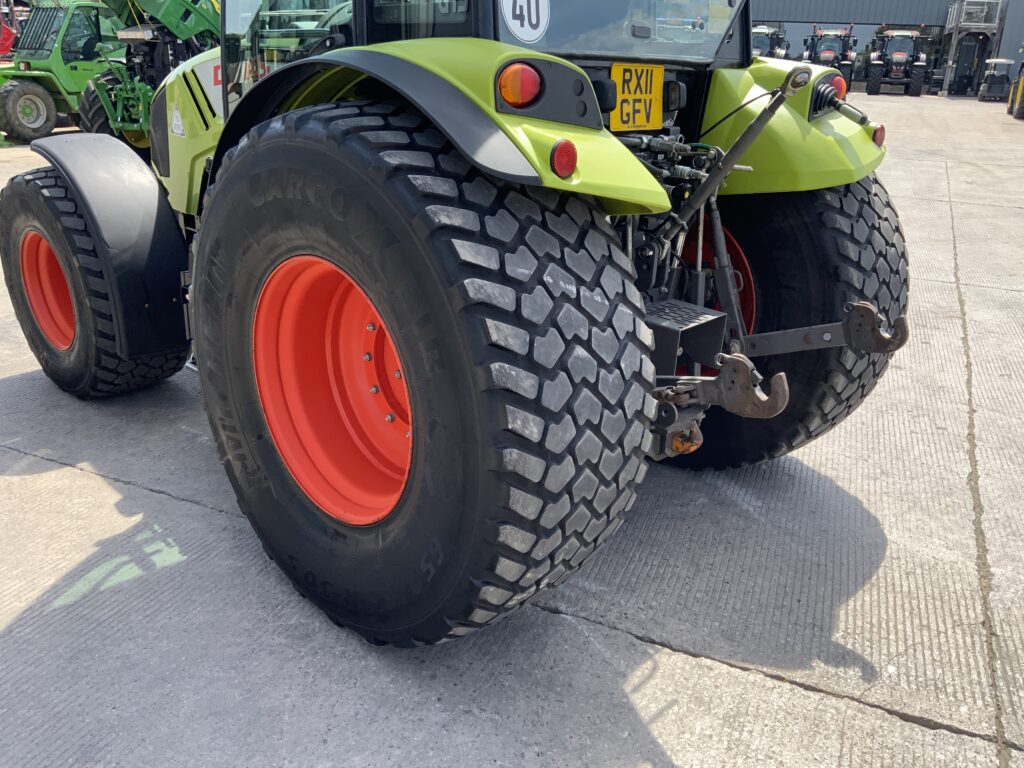 Claas 320 Axos Tractor (ST27314)