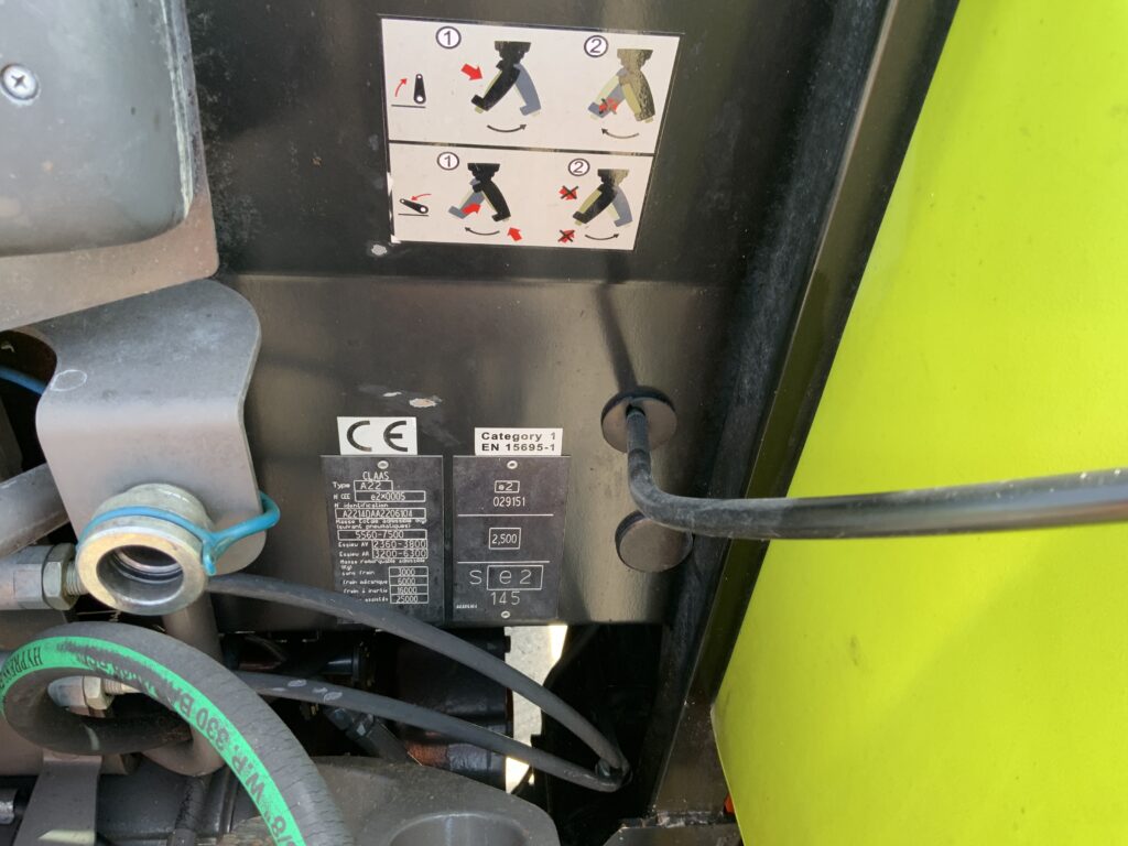 Claas 320 Axos Tractor (ST27314)