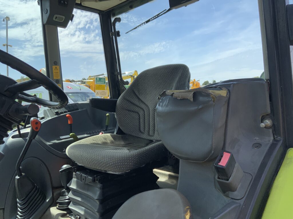 Claas 320 Axos Tractor (ST27314)