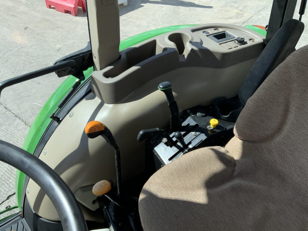 John Deere 5075E Tractor (ST27480)
