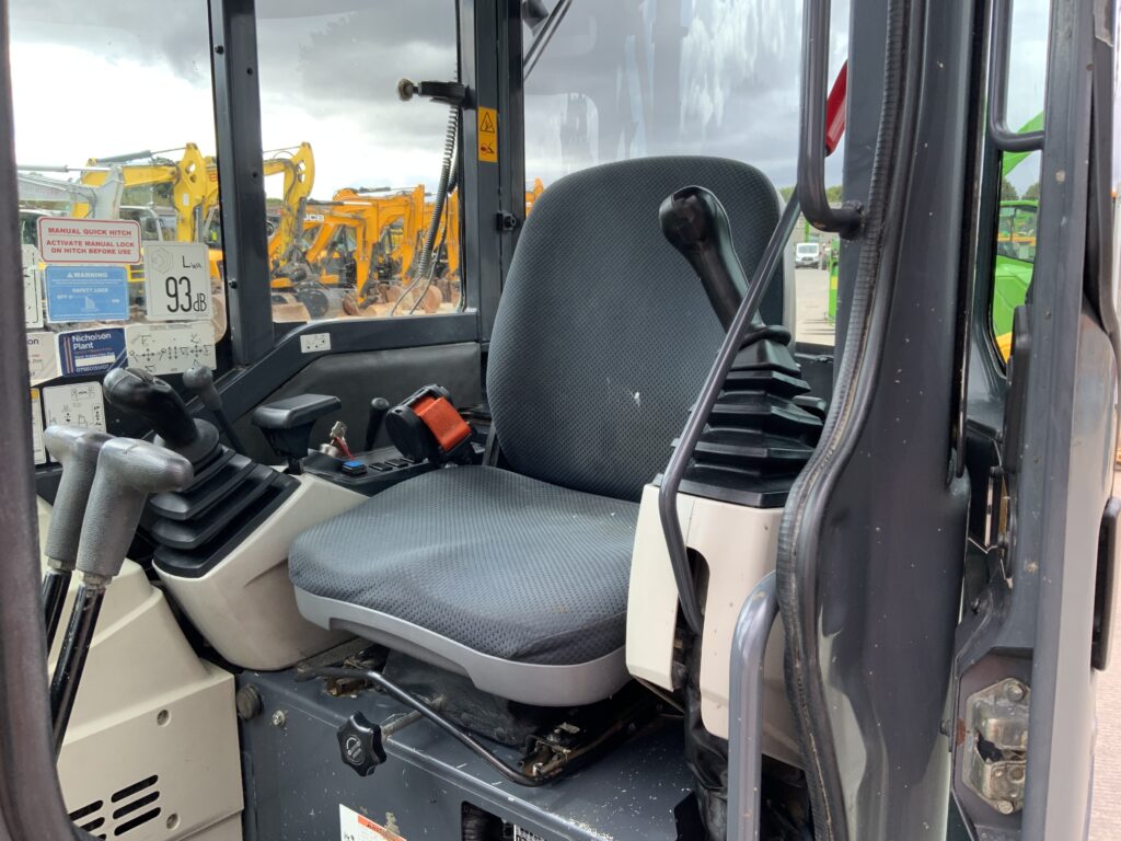 Kobelco SK28SR-6 Digger (ST27505)