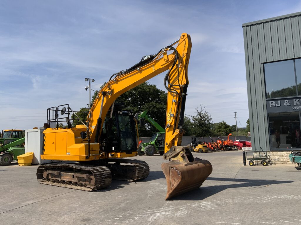 JCB 150X LC Digger (ST26136)