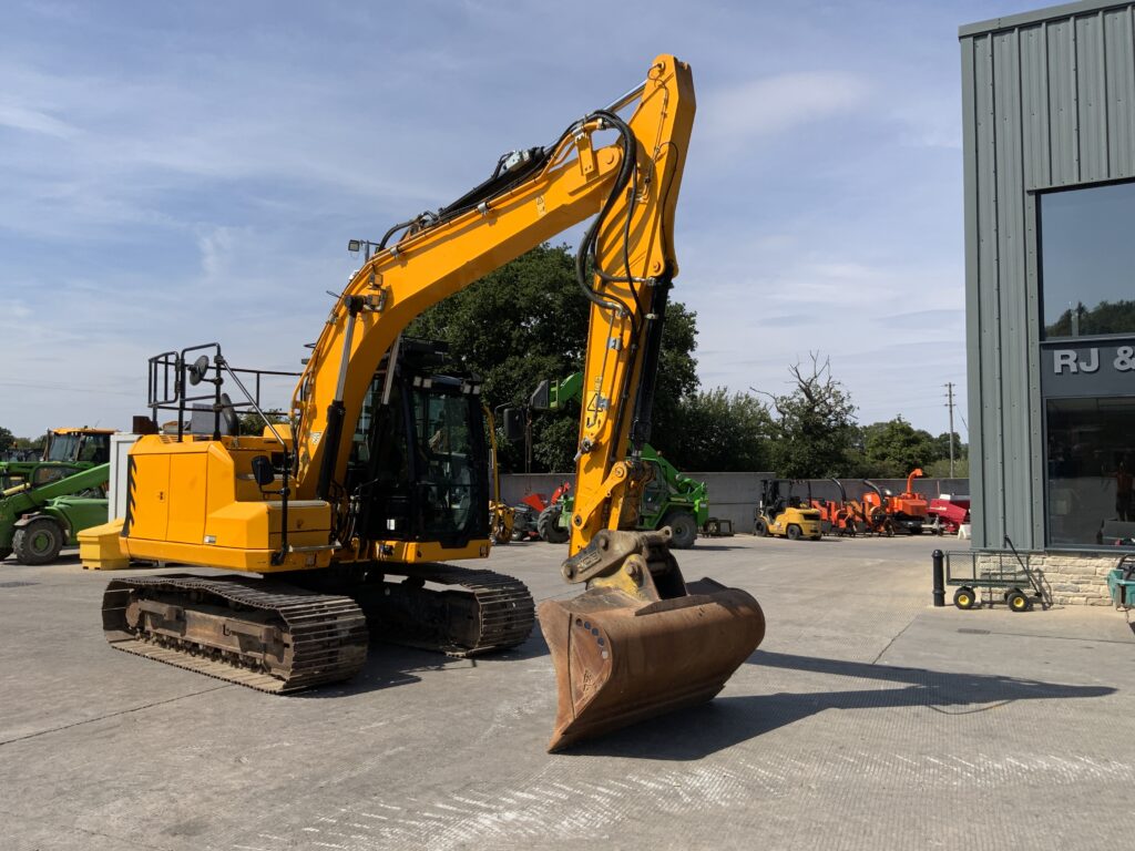 JCB 150X LC Digger (ST26136)