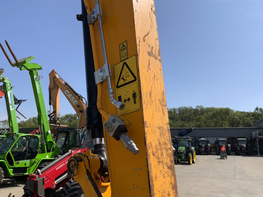 JCB 150X LC Digger (ST26136)