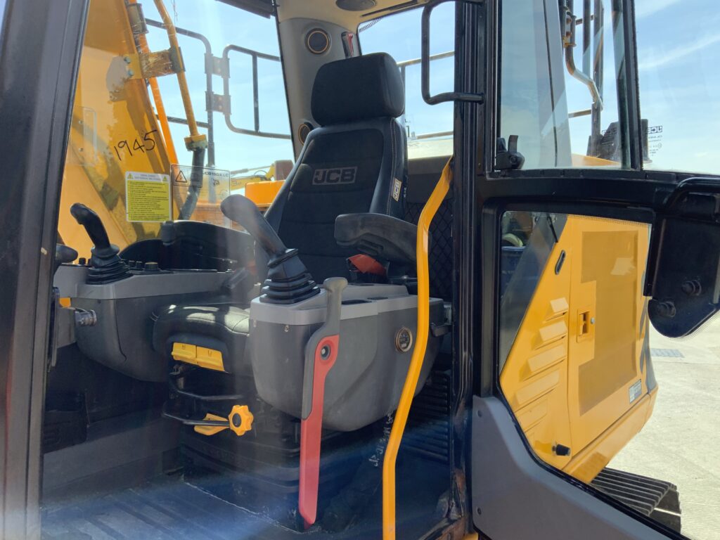 JCB 150X LC Digger (ST26136)