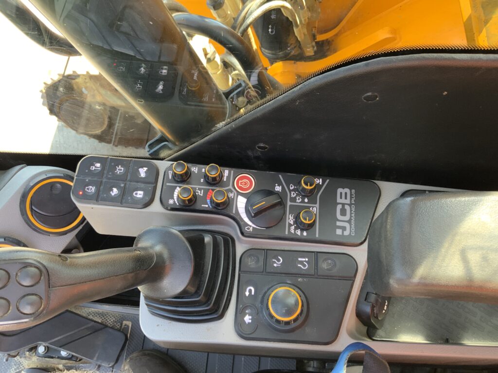 JCB 150X LC Digger (ST26136)