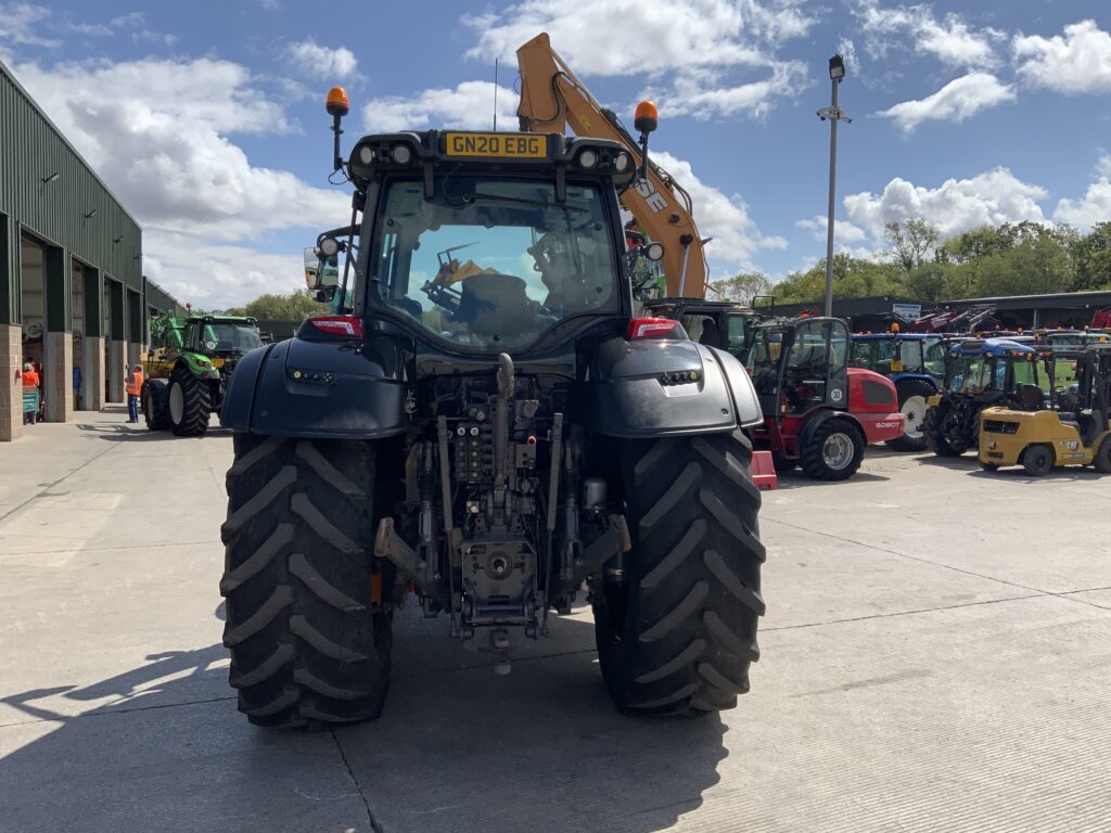 Valtra T214 Versu Unlimited Tractor (ST27245)