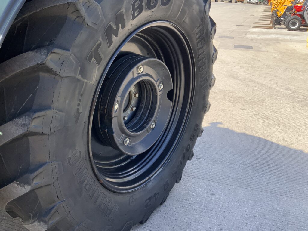 Valtra T214 Versu Unlimited Tractor (ST27245)